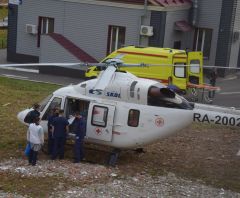 Санавиация в деле: В Республиканскую больницу доставили пациента из Тулы санавиация вертолет 