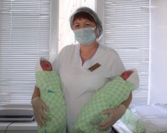 Две двойни родились в июле в перинатальном центре Новочебоксарска двойня 