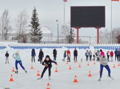 Конькобежный спорт завоевывает в России все больше фанатов. Фото cap.ru и автораЖаркие. Зимние. Твои фоторепортаж 