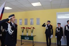 В Новочебоксарской школе № 5 торжественно открыли мемориальные доски и Парту героев спецоперация 