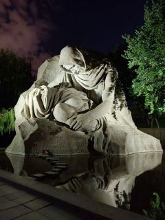 Скульптура “Скорбящая мать” на Мамаевом кургане.Возрожденные из пепла Путешествуем по России 