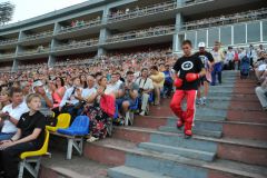 Женский бой в Новочебоксарске собрал полный стадион зрителей