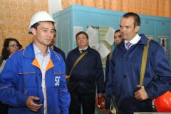 fil_4980.jpgМихаил Игнатьев посетил \"Химпром\" и ответил на вопросы работников завода