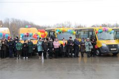 Муниципалитеты Чувашии получили 15 новых школьных автобусов