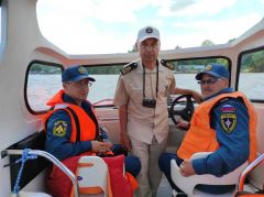 Сотрудники ГИМС ежедневно патрулируют берег Волги