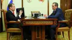 Премьер-министр РФ Дмитрий Медведев: «В отсутствие природных богатств в республике выбраны правильные приоритеты: инвестиции в человека, в молодых людей»