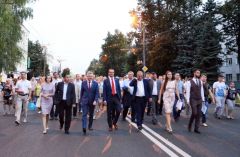 Михаил Игнатьев поздравил чебоксарцев и гостей столицы с Днем города