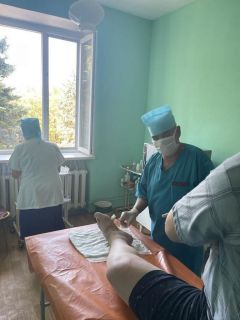  Врачи Чувашии оказали медицинскую помощь жителям подшефного Бердянского района Запорожской области своих не бросаем Чувашия - Бердянску 