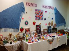 Новочебоксарский клуб рукоделия «Мастерица» приглашает на выставку ко дню пожилых
