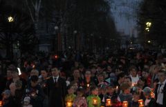 Акция "Свеча памяти" собрала более тысячи новочебоксарцев День Победы 