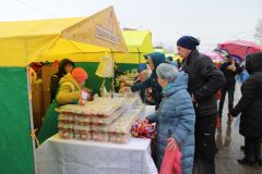 На Соборной площади Новочебоксарска развернулась пасхальная ярмарка