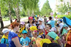 img_5613.jpgВрачи Новочебоксарского медицинского центра приняли участие в празднике детства 1 июня. День защиты детей 