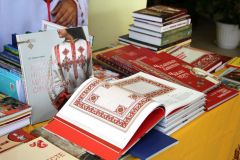 В Чувашии презентовали книгу–альбом «Золотая игла Марии Симаковой» чувашская вышивка 