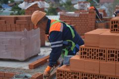 СтроительствоЧувашия вошла в десятку регионов-лидеров по росту объемов строительных работ за 8 месяцев Жилищное строительство 