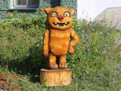 В Чебоксарах у офиса "На-связи" установлена деревянная скульптура Кота