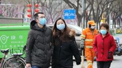 В Пекине люди ходят в масках. Фото: РИА НовостиНачалась эвакуация россиян из Китая коронавирус 