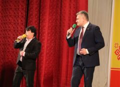 ministr.jpgМинистр здравоохранения Чувашии запел в Новочебоксарске год отца и матери 
