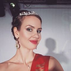 В конкурсе красоты в Санкт-Петербурге наша землячка Елизавета Прудовская получила звание Мисс Golden Voice