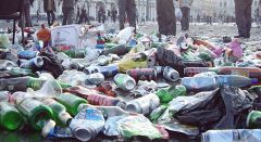 musor_poslie_prazdnika_1.jpgВысоцкий был бы в шоке Всем городом - против мусора мусор 50 лет Новочебоксарску 