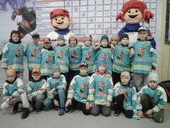 ХК  “Новчик”  в Санкт-ПетербургеХК  “Новчик” выступает на турнире “Хоккейный уик-энд в Стрельне” хоккей Программа «Добрый лёд» 