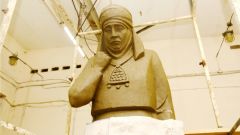 Фото сделано в мастерской скульптораВ Крыму поставят памятник скорбящей чувашской матери