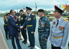 Глава Чувашии Михаил Игнатьев принял участие в параде Победы в Чебоксарах