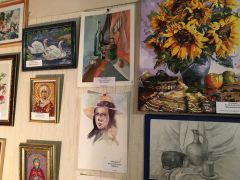 Федор Муханов пишет картины в разных стилях.Картины, иконы, куклы... просятся в люди