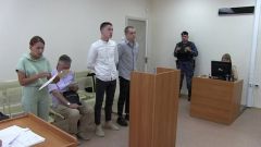 Суд ужесточил наказание молодым людям, сломавшим инсталляцию Z на чебоксарском Арбате