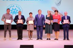  38 медиков Чувашии получили награды за профессиональные достижения День медицинского работника 