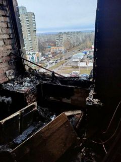 Сгоревшая квартираПожар в многоквартирном доме Чебоксар унес жизнь человека Бди! пожарная безопасность 