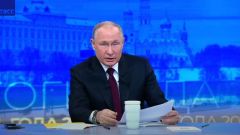 Прямая линияВладимир Путин: Россия не отказывается от расчета в долларах, но нам чинят проблемы Прямая линия с Владимиром Путиным - 2023 