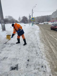 Коммунальные службы Новочебоксарска продолжают бороться с последствиями снегопада