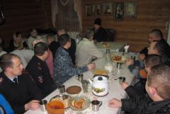 В Чувашии семьи полицейских  посетили Александро-Невский мужской монастырь