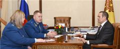 Михаилу Игнатьеву представлен новый прокурор Чебоксарской природоохранной прокуратуры