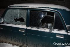 razbityie_stiekla.jpgВ Новоюжном районе Чебоксар кто-то разбил стекла машин вандализм авто Стекло 