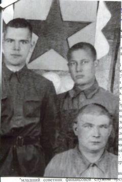 Леонид Уськов (справа вверху) в ленинградском госпитале в 1943 году. Фото из семейного архива дочериПолз к своим из последних сил Лица Великой Победы Бессмертный полк 