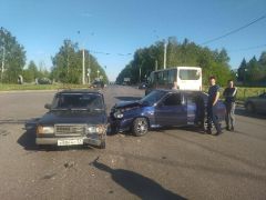 Место ДТПВ ДТП на ул. 10-й Пятилетки Новочебоксарска пострадал несовершеннолетний пассажир ДТП с несовершеннолетним 