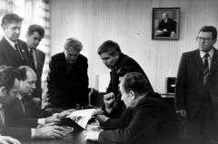 Леонид Шевницын (справа) с единомышленниками.  Фото из архива В.АВВАКУМОВАПо теперешним меркам  он был просто гений Народная инициатива Леонид Шевницын 