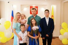  Семья СкворцовыхВ Чувашии продолжается реализация регионального проекта «Финансовая поддержка семей»