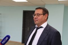 Дмитрий ПУЛАТОВ,  глава администрации НовочебоксарскаСпорткомплекс ждет разрешения