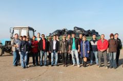 subbotnik_RusGidro.jpg70 мешков мусора собрали гидроэнергетики на набережной Новочебоксарска Субботник Новочебоксарк РусГидро 