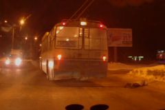 trollieibus.jpgВ Новочебоксарске троллейбус сбил девушку (видео) происшествия на дорогах 