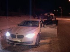 ughon.jpgВ Новочебоксарске задержали угнанный в Казани «BMW» угон полиция 