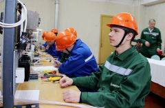  На «Химпроме» выбрали лучшего «молодого электрика» Химпром 
