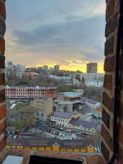 Снимки сделаны из бойниц обзорной Тайницкой башни Нижегородского Кремля. Вид на город... Восемь столетий Нижнего за три дня