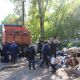 Продолжаются работы по очистке дворовых территорий г.Новочебоксарска от бытового мусора по пер.Химиков и 