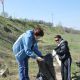 Работники администрации Новочебоксарска убрали от мусора набережную города