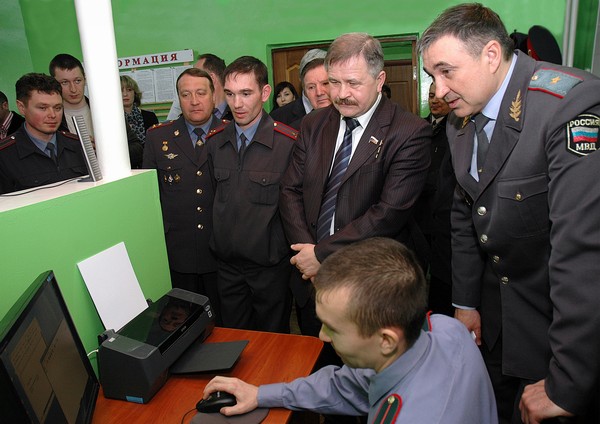Николай Бударин (в центре) и Вадим Антонов в УПМ № 8. Фото Валерия Бакланова.