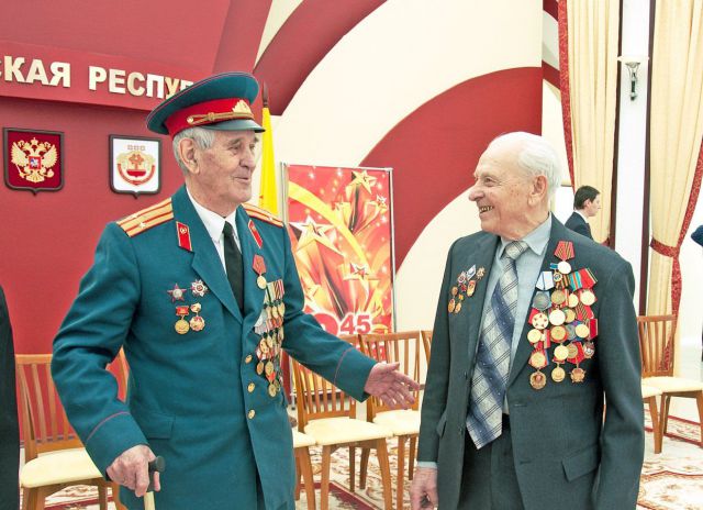Н.Якимов и И.Торин после награждения.