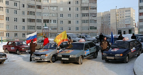 Празднично и ярко открылся месячник автопробегом Новочебоксарск — Шоршелы.  Фото Валерия Бакланова.
